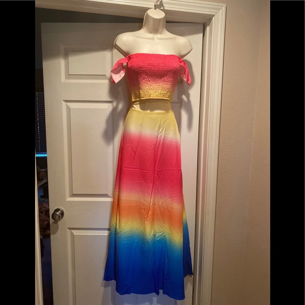 Off the shoulder plain crop top and maxi skirt set - Picture 4 of 5